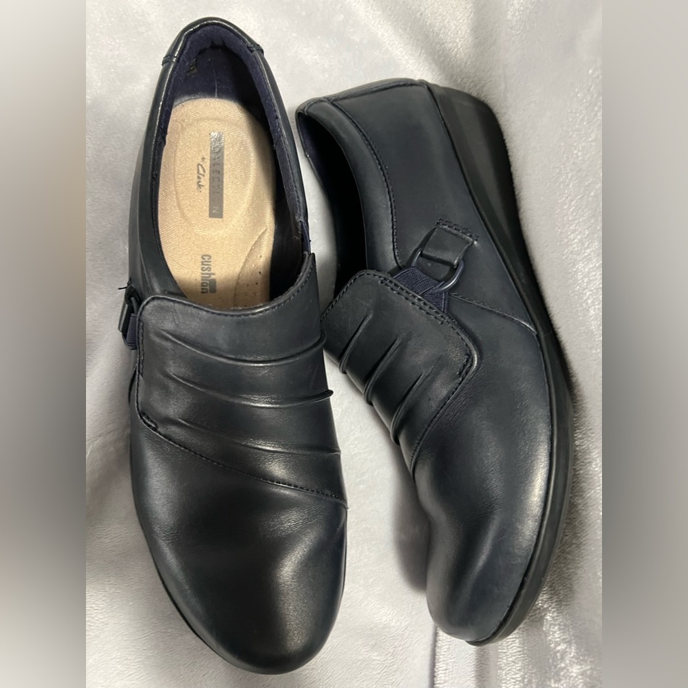 CLARKS Leather Slip-on Loafers 8.5M - Everlay Heidi NAVY - Excellent Condition